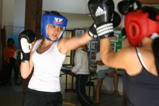 71 forum 2009 - les filles de l'AGM Boxe Anglaise ont toujours du succs 