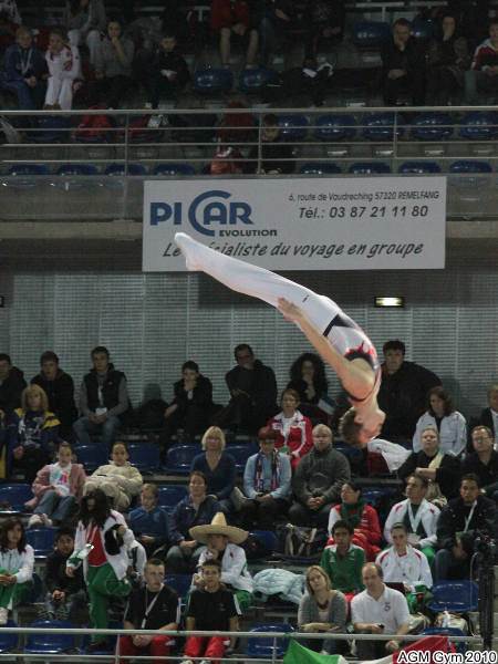 Louis FAIT, champion du monde en synchro, dans ses oeuvres cette fois en solo