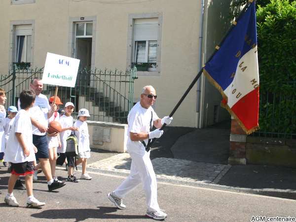 Maurice Waltz, porte drapeau mrite